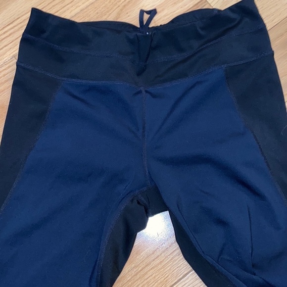 Athleta Color Block Leggings, EUC, barely worn, size M - Picture 4 of 10